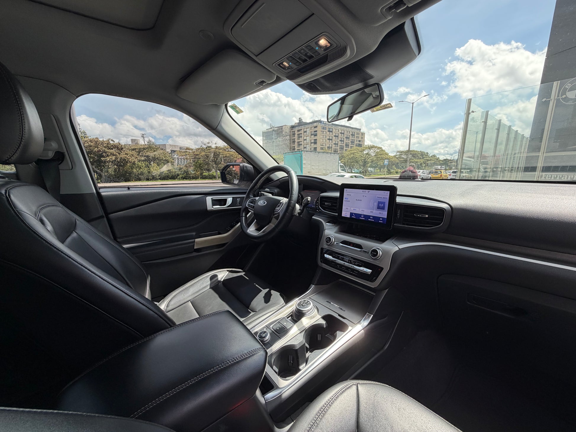 Ford Explorer XLT Modelo 2022 - Autos 93