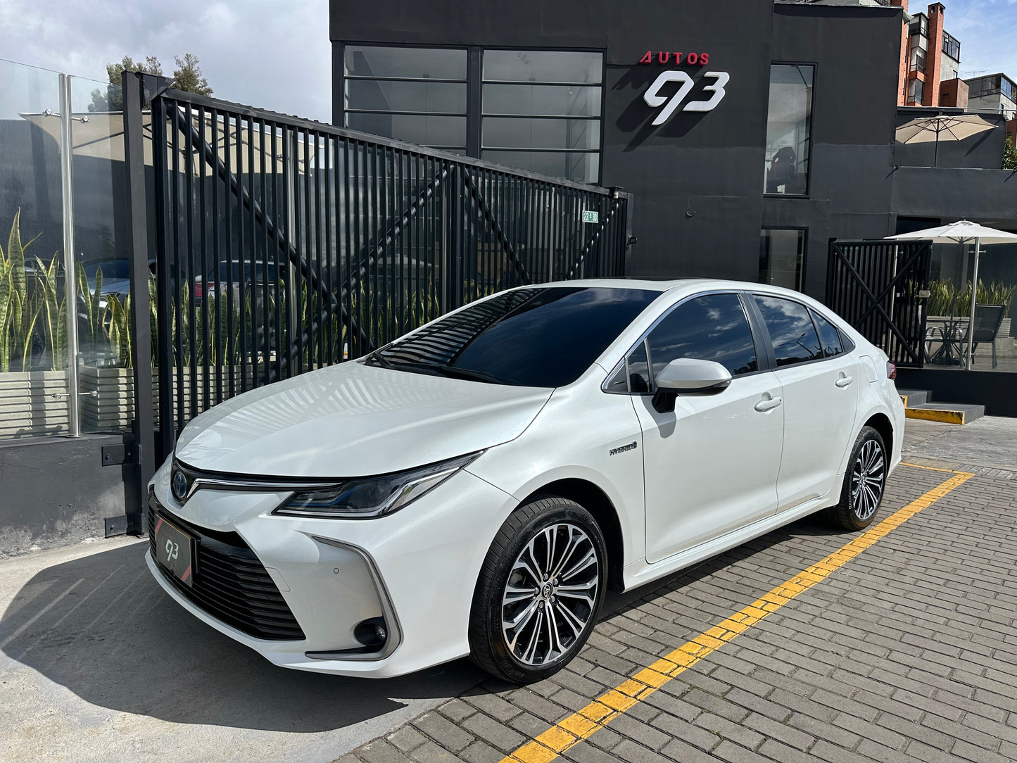 TOYOTA COROLLA HYBRID 1.8 (2023)
