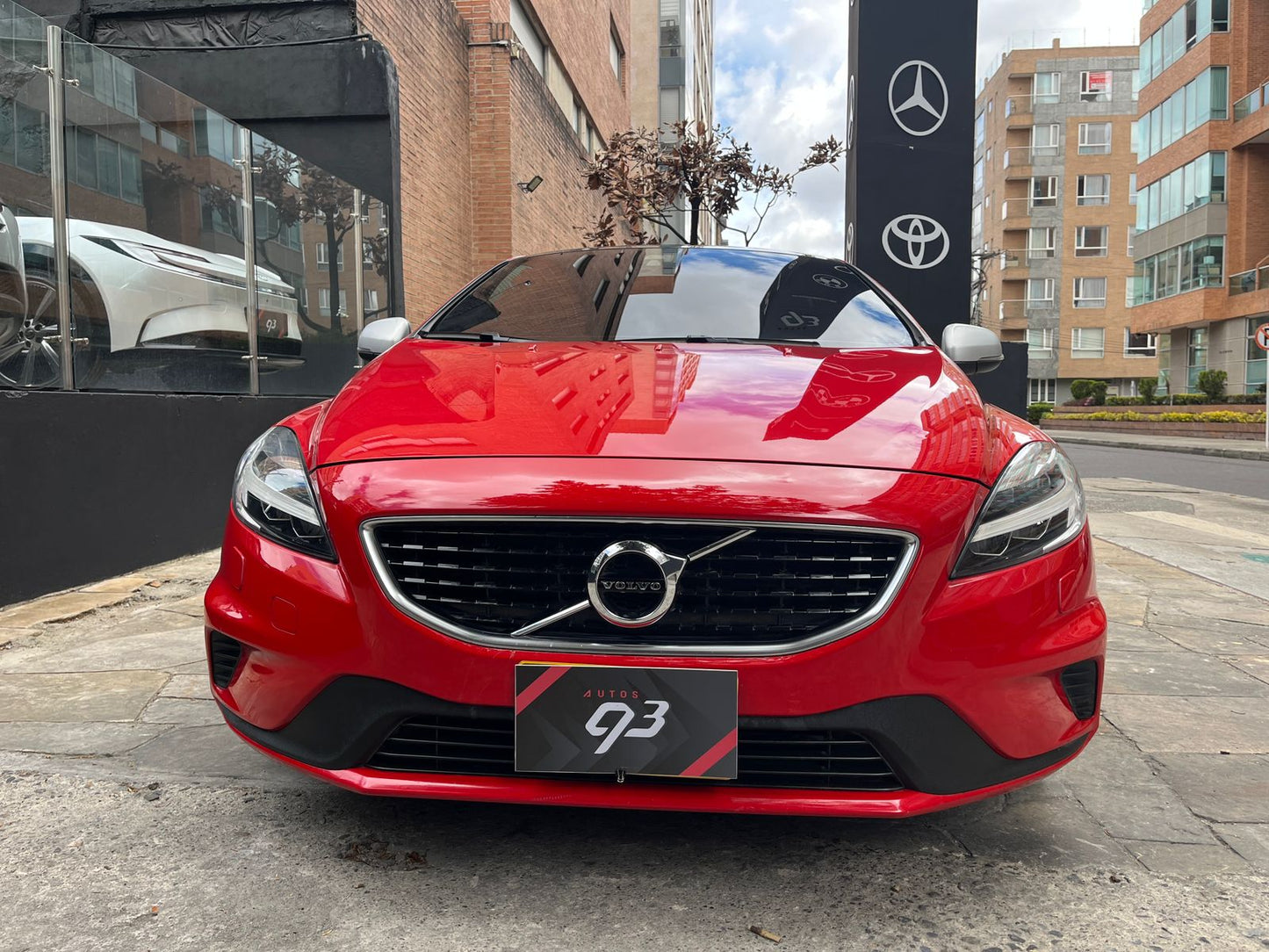 Volvo V40 T4 R-Design Modelo 2019