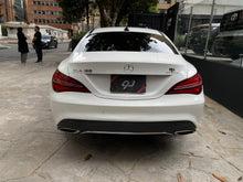 Cargar imagen en el visor de la galería, Mercedes-Benz CLA 180 Modelo 2019
