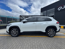 Cargar imagen en el visor de la galería, Toyota Corolla Cross Híbrida SEG Modelo 2026
