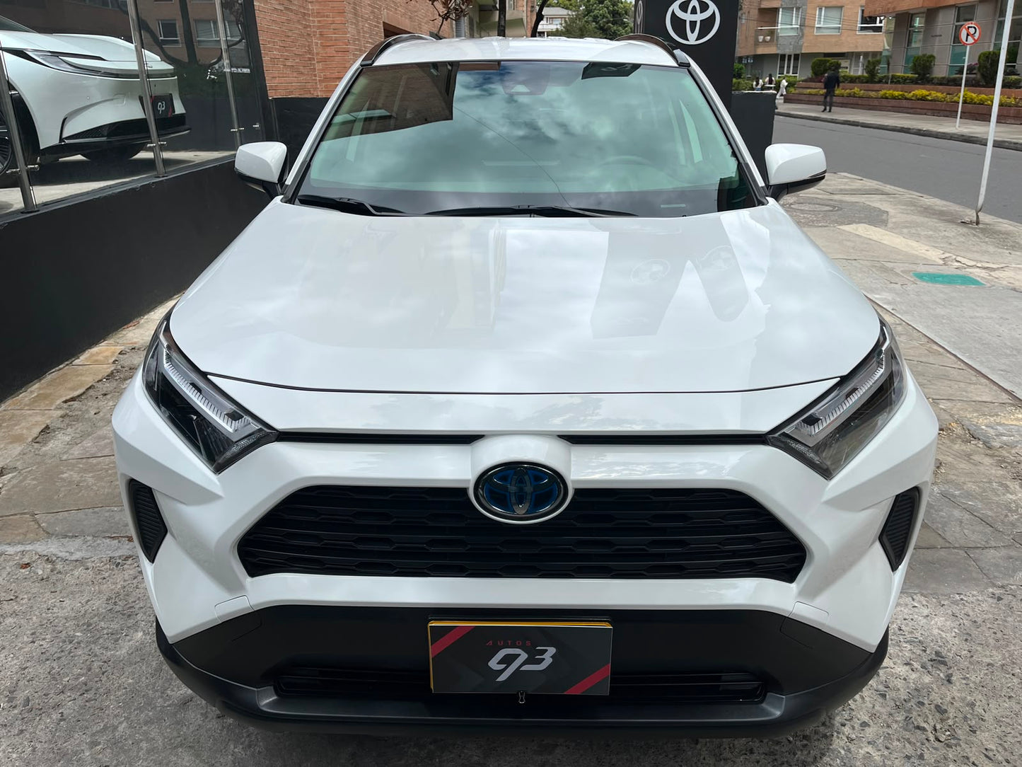 Toyota RAV4 LE Hybrid Modelo 2024