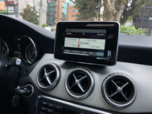 Cargar imagen en el visor de la galería, Mercedes-Benz GLA 200 Modelo 2016
