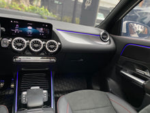 Cargar imagen en el visor de la galería, Mercedes-Benz GLA 200 Modelo 2022

