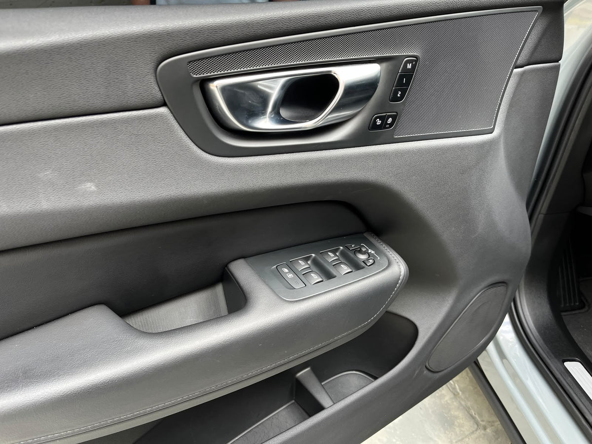 Volvo XC60 T8 Modelo 2025
