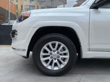 Cargar imagen en el visor de la galería, Toyota 4Runner Limited Modelo 2024
