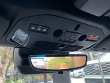 Cargar imagen en el visor de la galería, GMC Hummer EV 3X Modelo 2024
