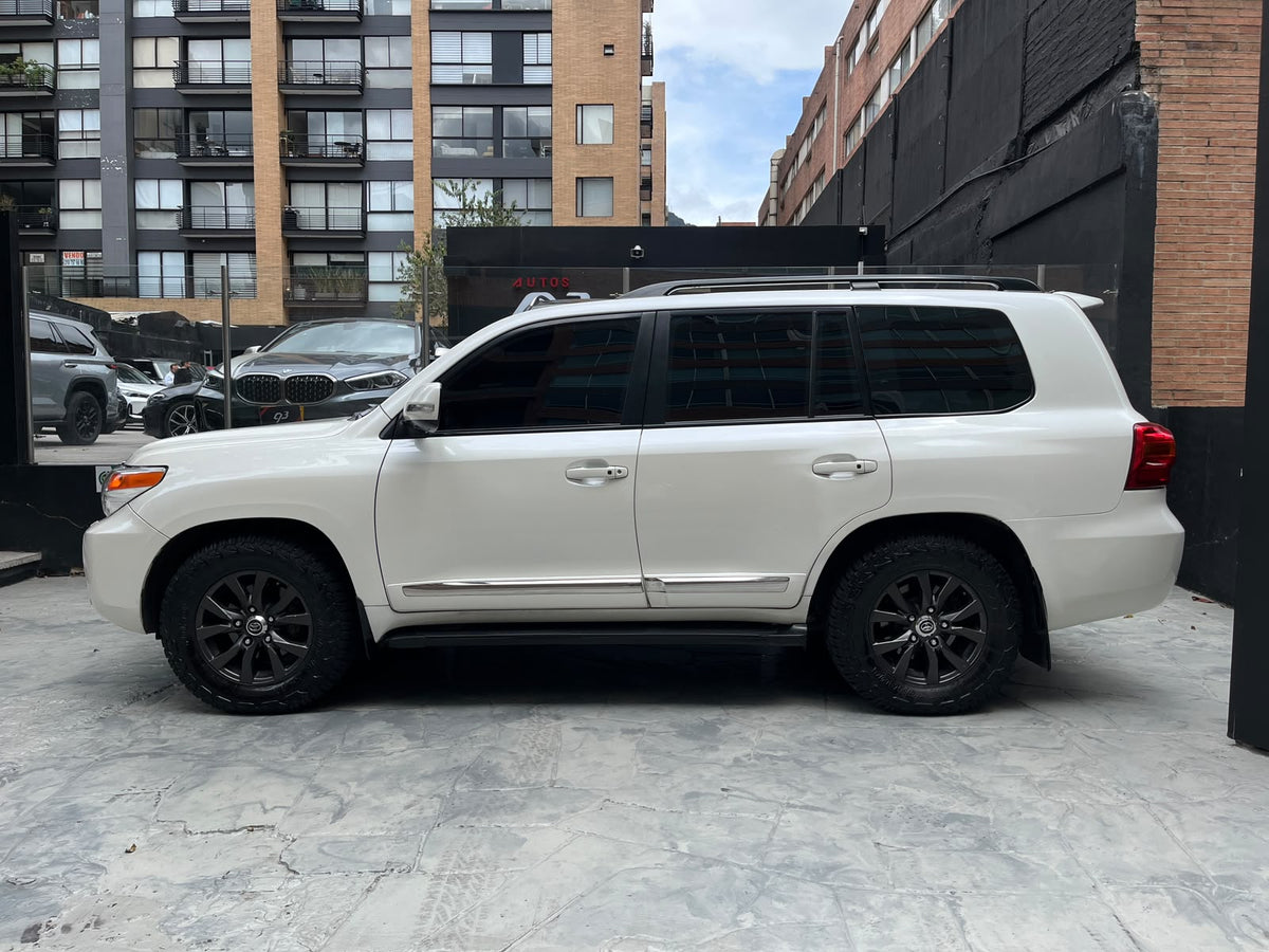 Toyota Land Cruiser 200 Modelo 2013 Blindada