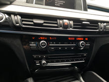 Cargar imagen en el visor de la galería, BMW X6 xDrive35I Blindada Modelo 2017
