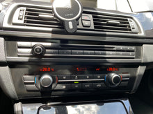 Cargar imagen en el visor de la galería, BMW 520I Modelo 2016

