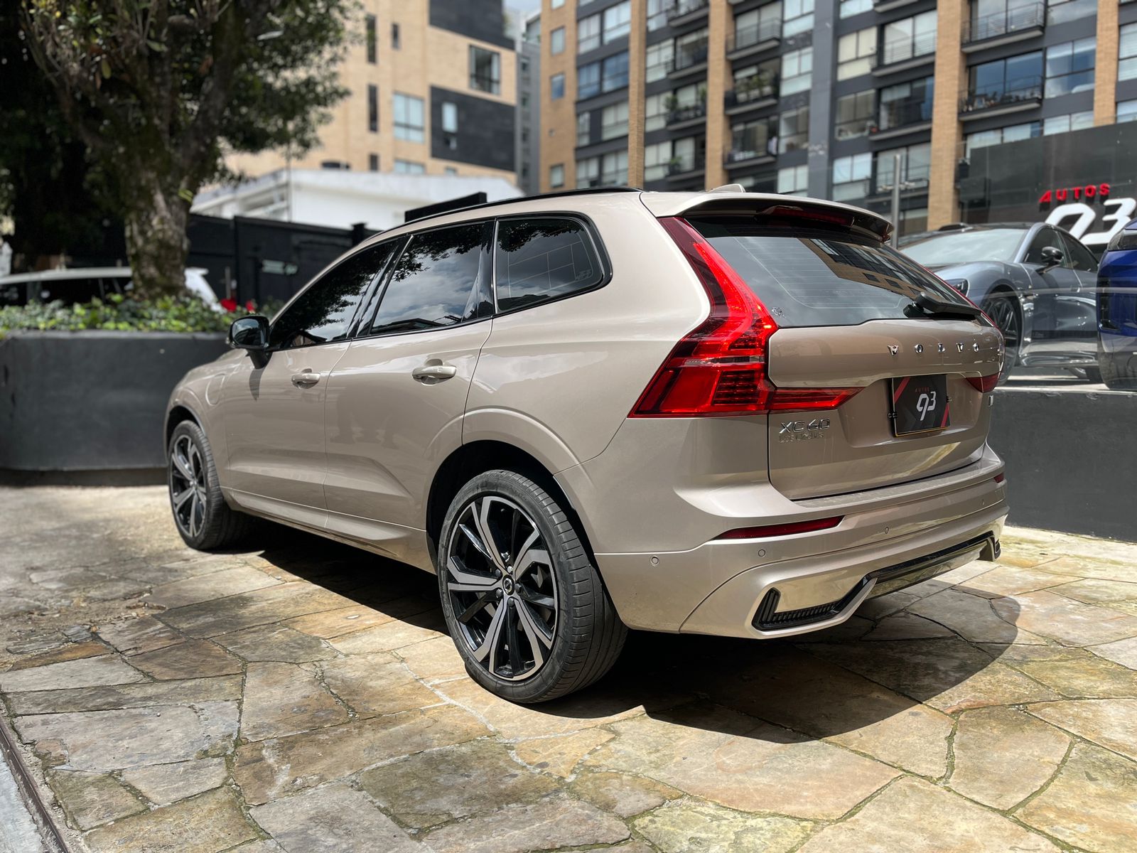 Volvo XC60 T8 Recharge Modelo 2023 - Autos 93