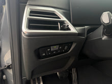 Cargar imagen en el visor de la galería, BMW M240i Modelo 2026
