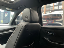 Cargar imagen en el visor de la galería, Chevrolet Traverse RS Modelo 2023
