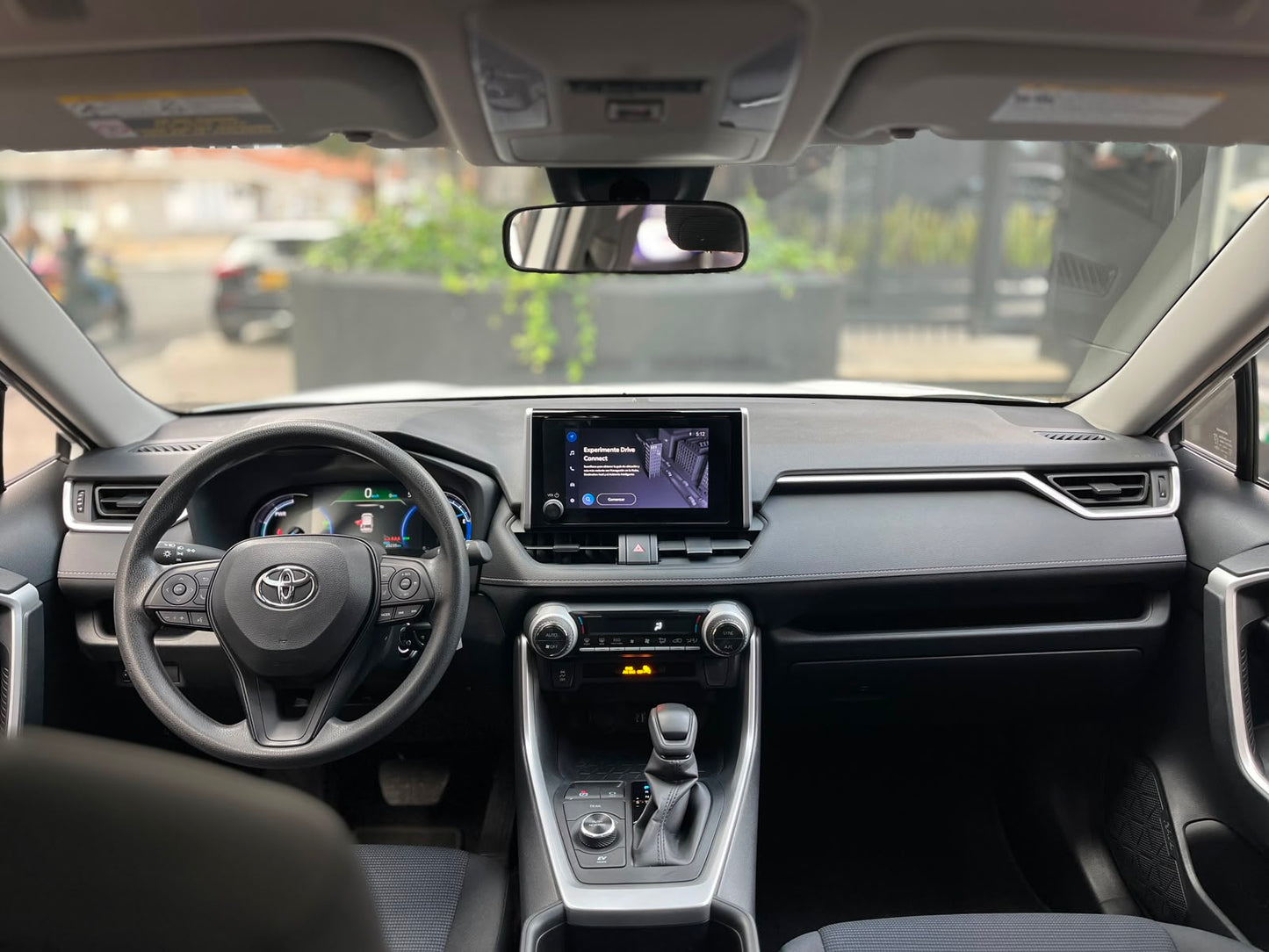 Toyota RAV4 LE Hybrid Modelo 2024