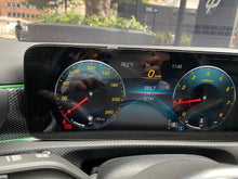 Cargar imagen en el visor de la galería, Mercedes-Benz A200 Hatchback Modelo 2022
