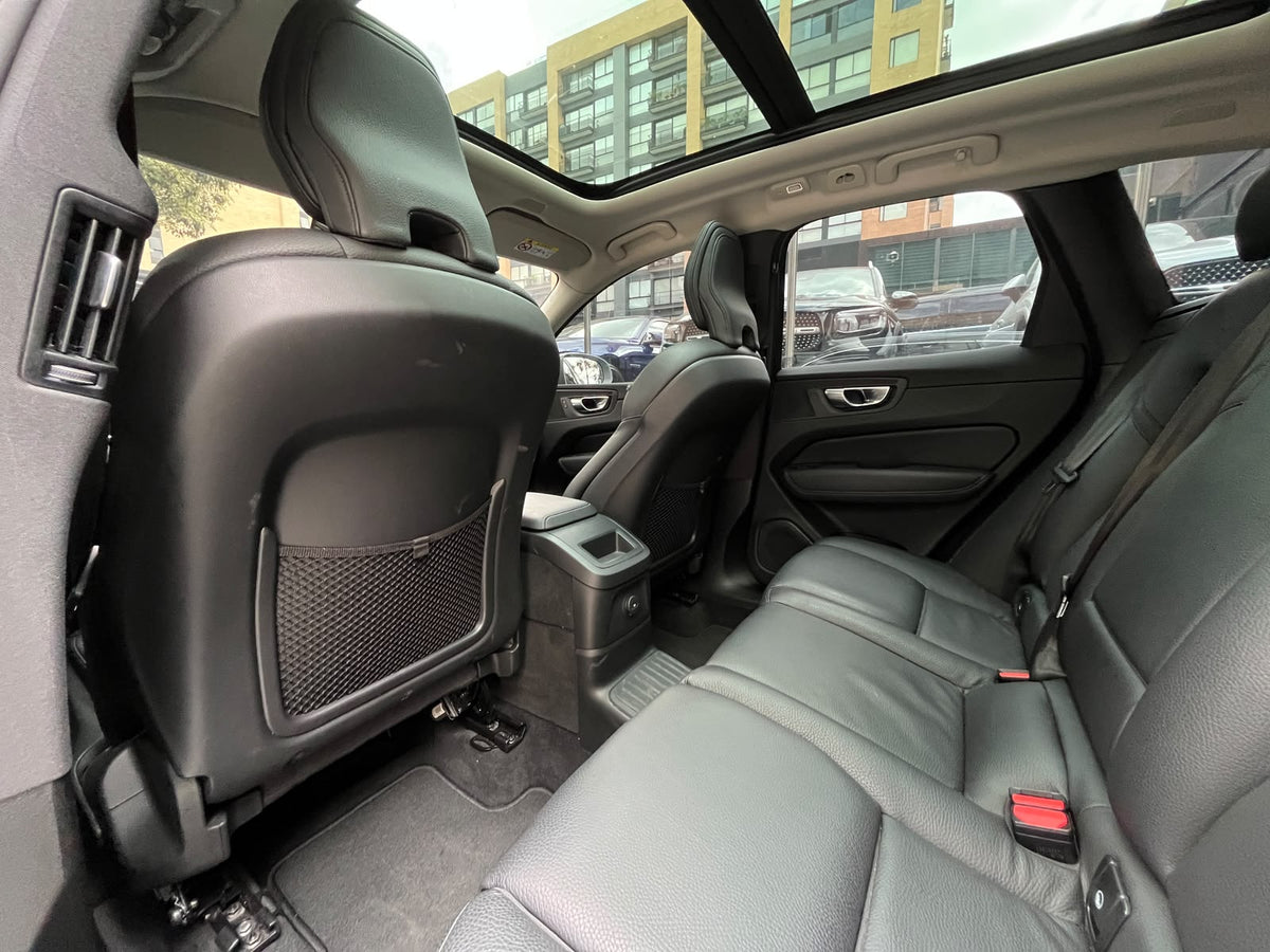 Volvo XC60 T8 Modelo 2025