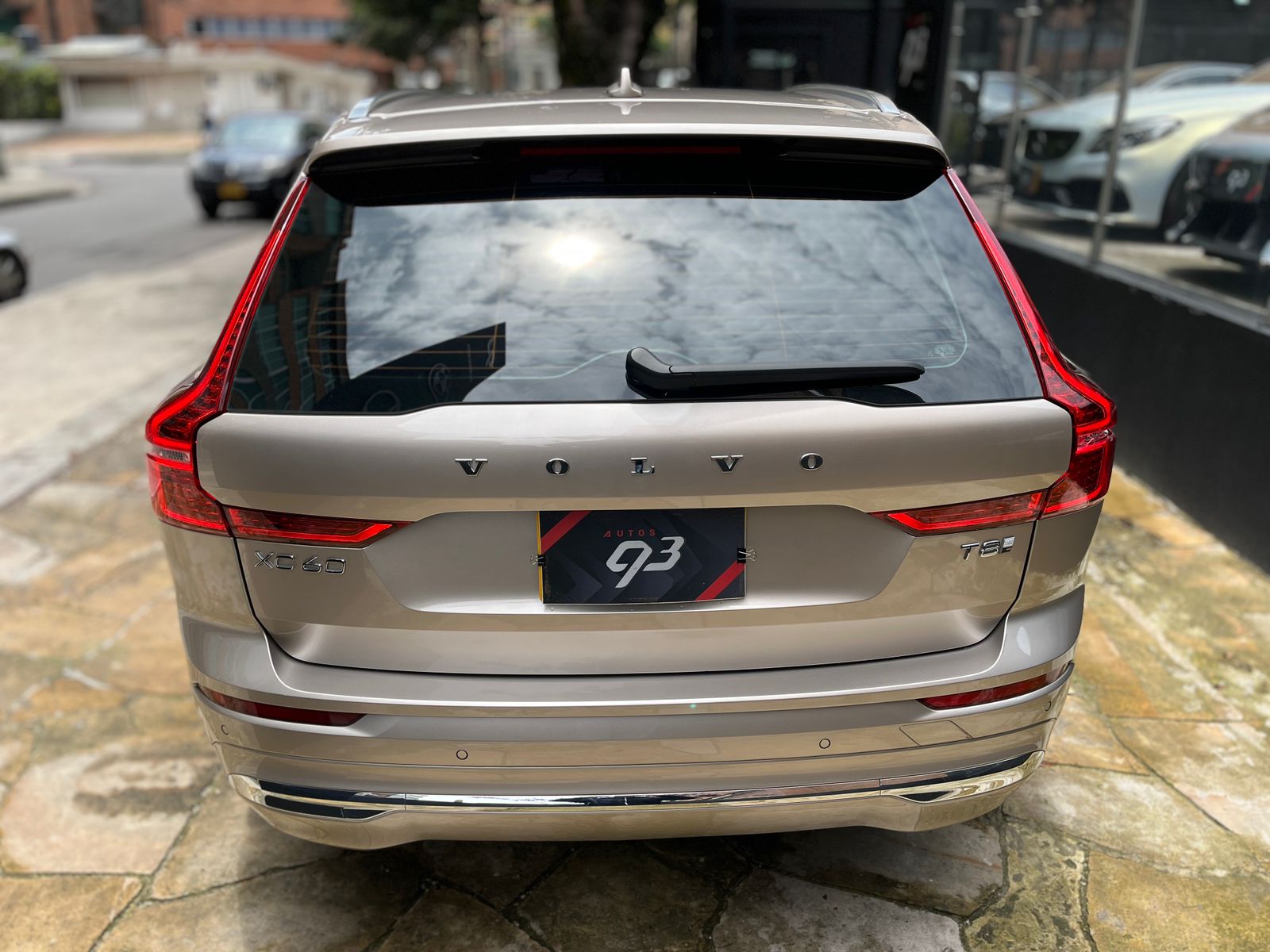 Volvo XC60 T8 Recharge Modelo 2025 - Autos 93