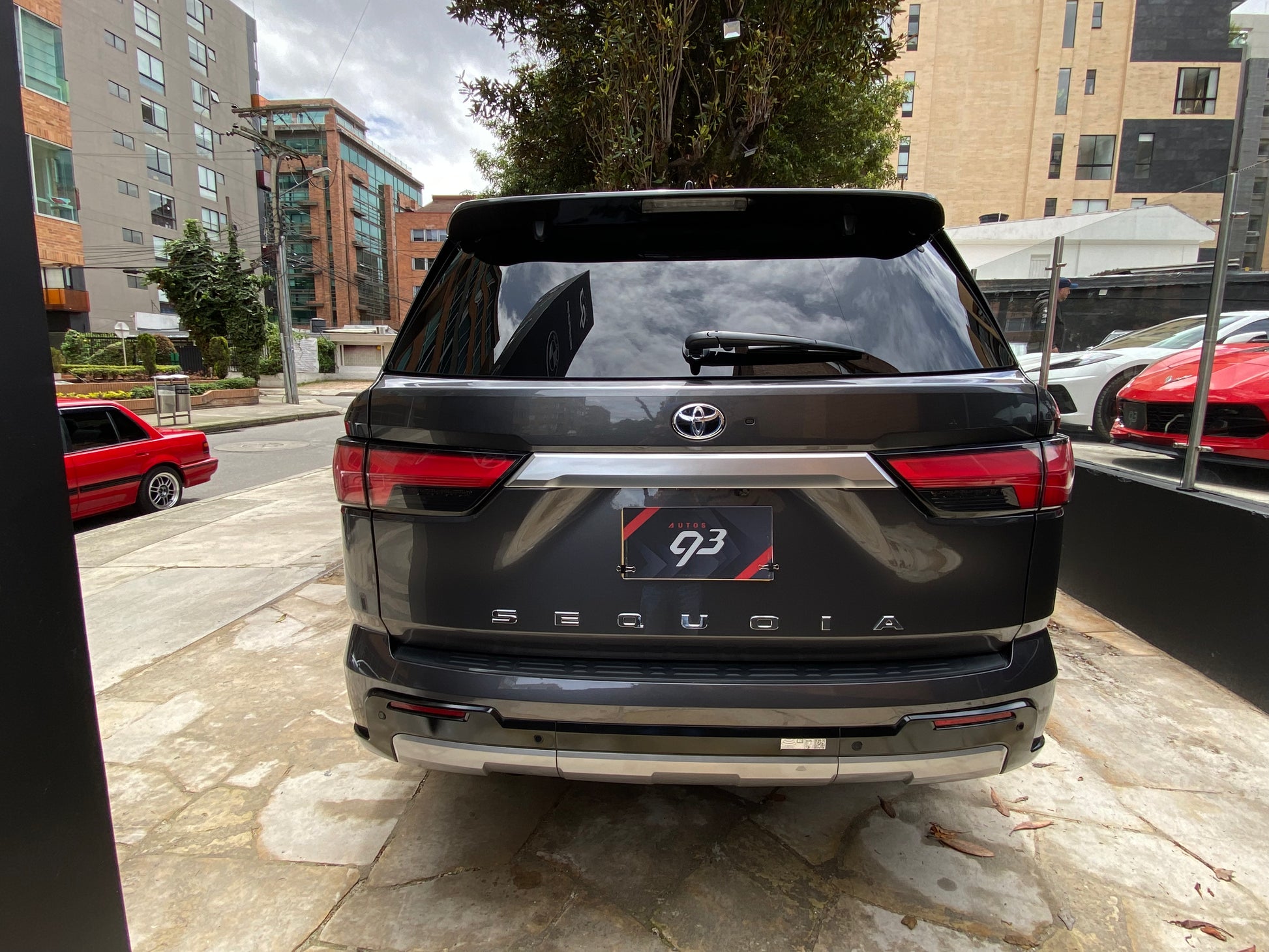 Toyota Sequoia Capstone Hibrida Modelo 2026 (IMPORTACIÓN) - Autos 93