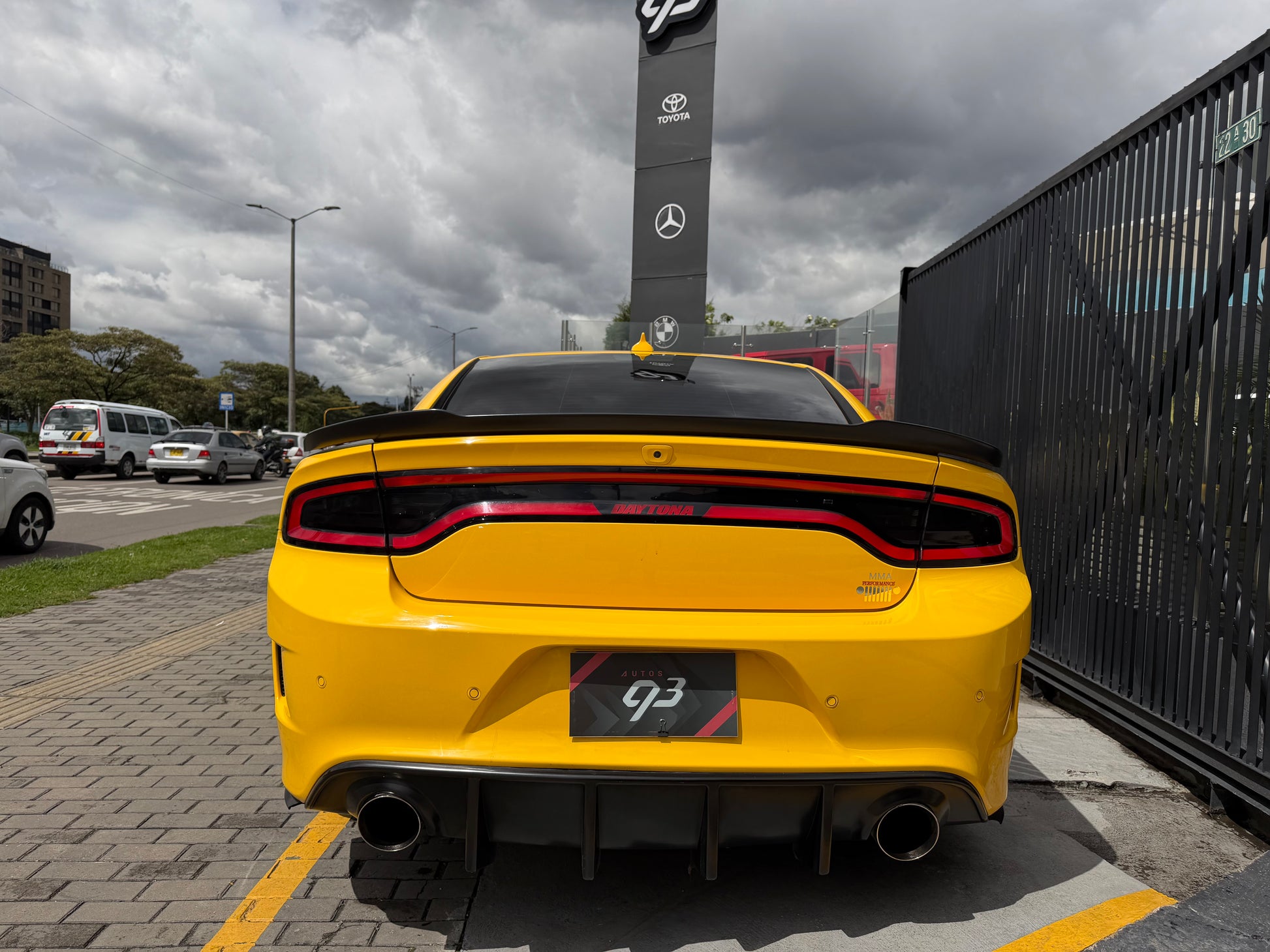 Dodge Charger Daytona Modelo 2017 - Autos 93