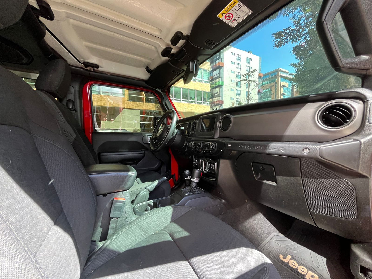 Jeep Wrangler Sport Modelo 2022 - Autos 93