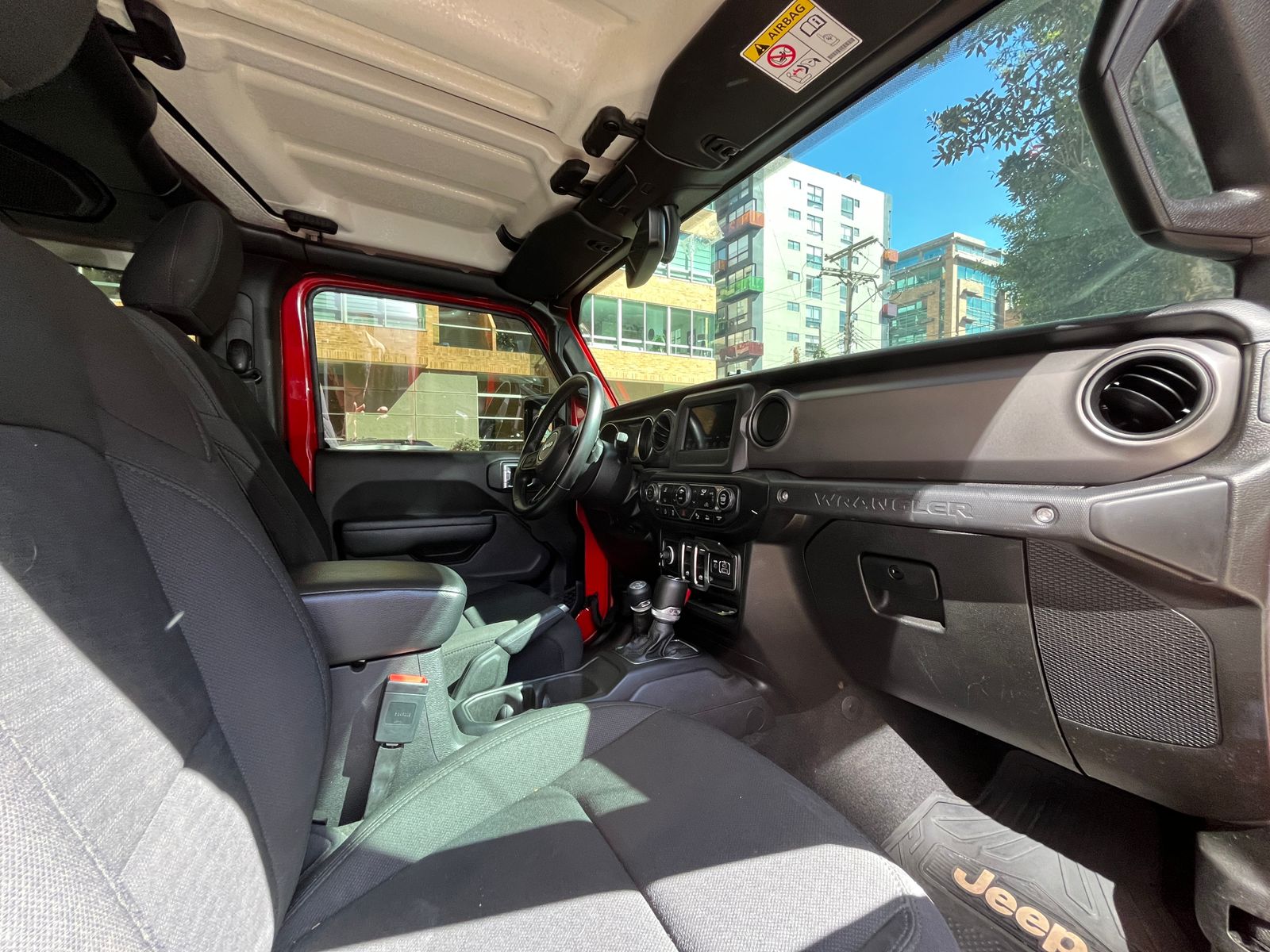 Jeep Wrangler Sport Modelo 2022 - Autos 93