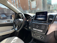 Cargar imagen en el visor de la galería, Mercedes-Benz GLE 500 Modelo 2017
