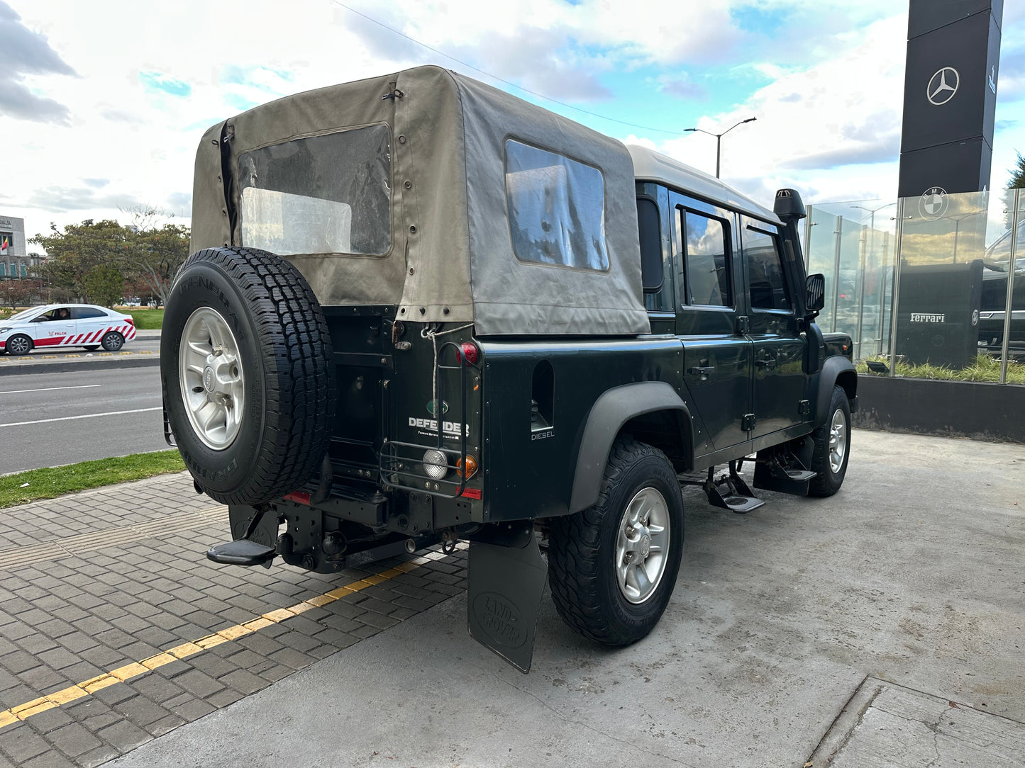 Land Rover Defender HCPU Modelo 2008