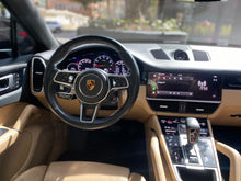 Cargar imagen en el visor de la galería, Porsche Cayenne Coupe Modelo 2022
