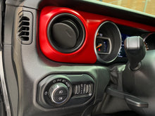 Cargar imagen en el visor de la galería, Jeep Wrangler Unlimited Modelo 2021
