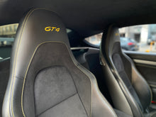 Cargar imagen en el visor de la galería, Porsche 718 Cayman GT4 Modelo 2020
