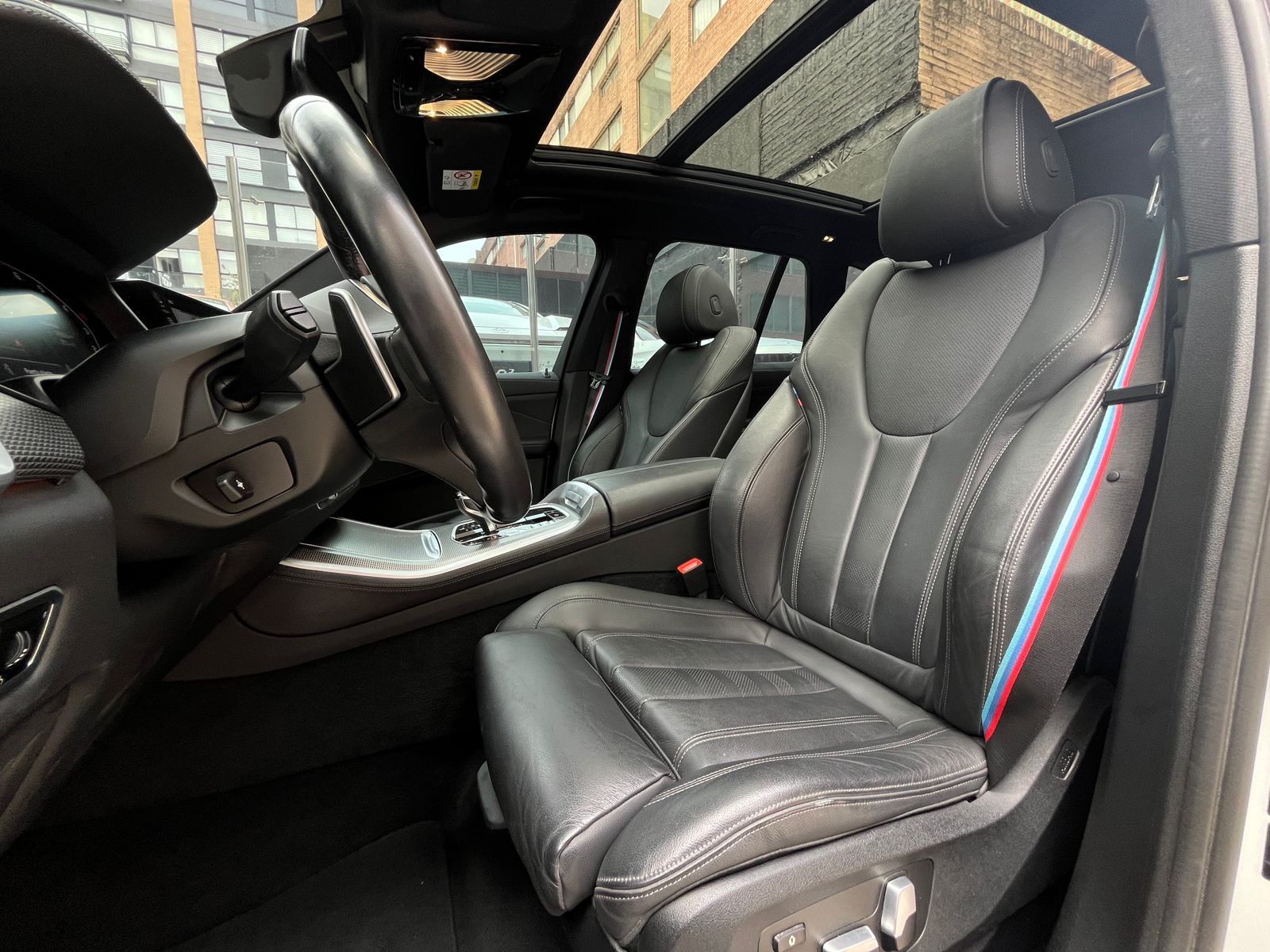 BMW X5 M50i xDrive Modelo 2021 - Autos 93