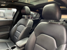Cargar imagen en el visor de la galería, Mercedes-Benz GLA 200 Modelo 2018
