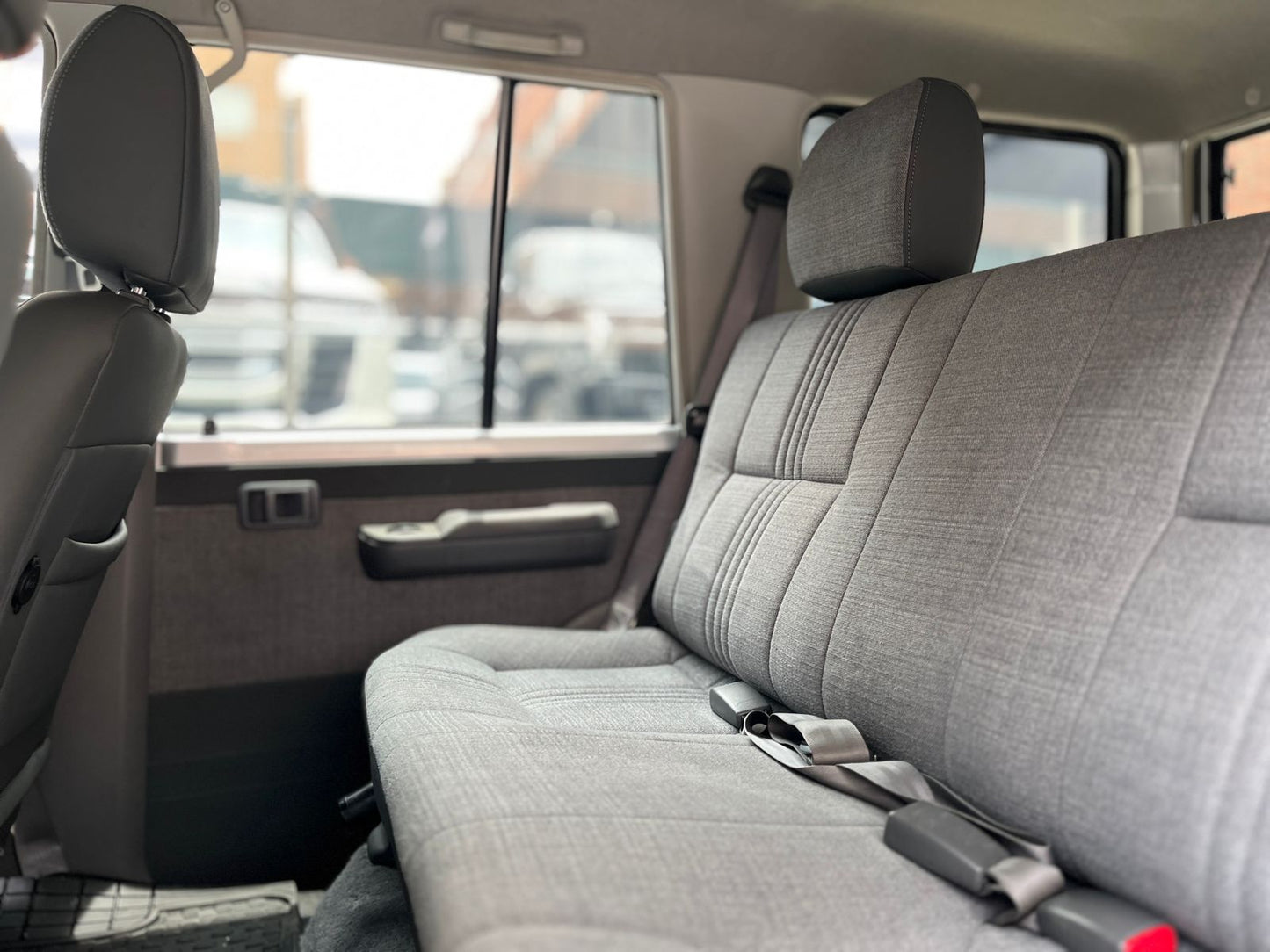 Toyota Land Cruiser 76 Modelo 2011