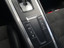 Cargar imagen en el visor de la galería, Porsche Cayman GTS Modelo 2015
