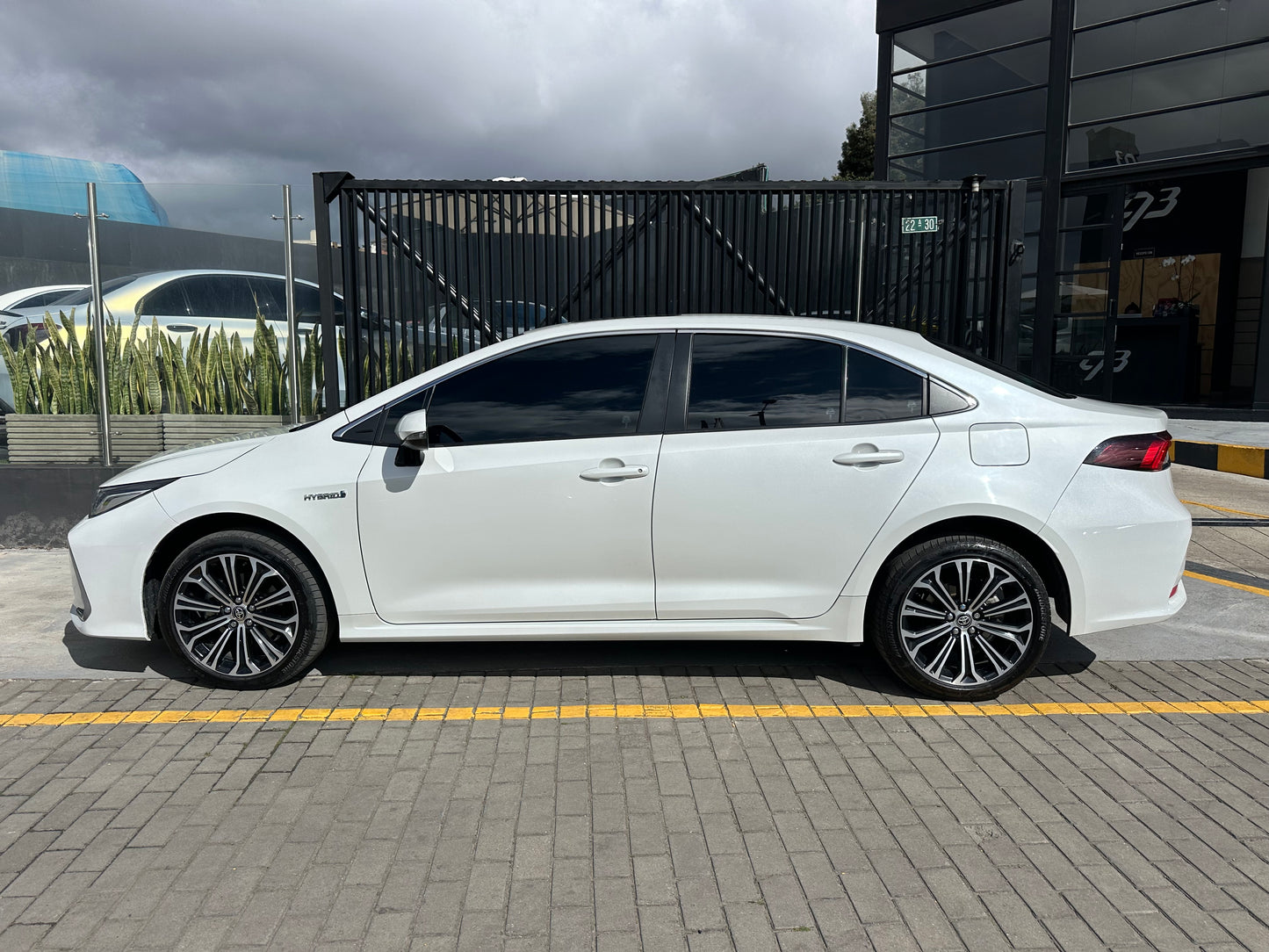 TOYOTA COROLLA HYBRID 1.8 (2023)