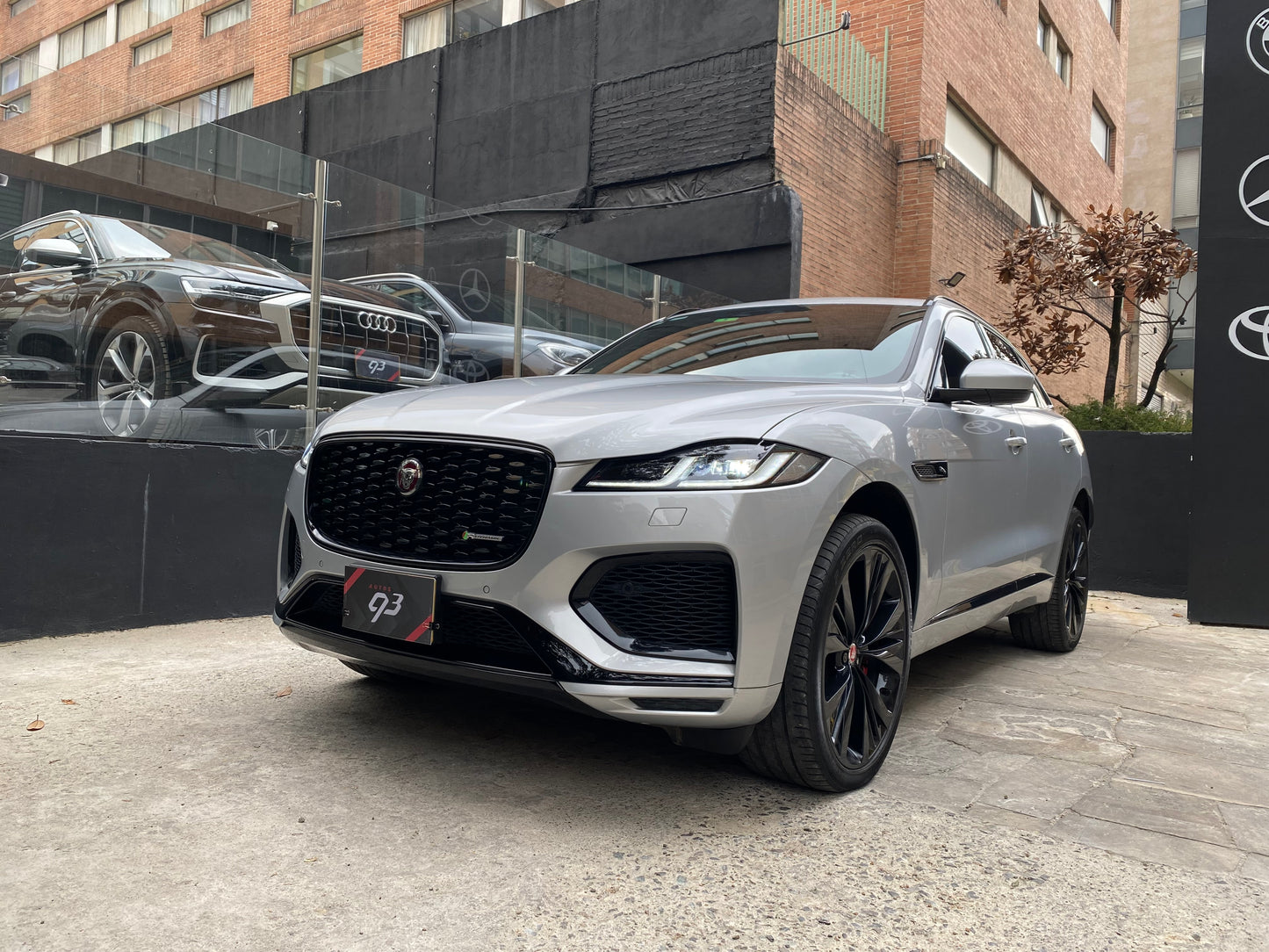 Jaguar F Pace P400 Hibrida Modelo 2022 - Autos 93