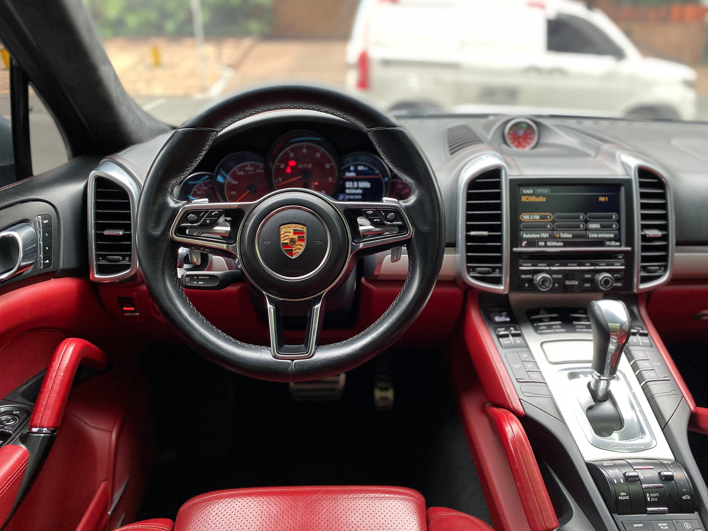 Porsche Cayenne GTS Modelo 2016 - Autos 93