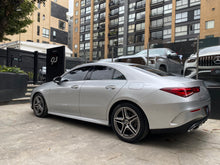 Cargar imagen en el visor de la galería, Mercedes-Benz CLA 200 Modelo 2023
