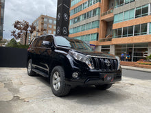 Cargar imagen en el visor de la galería, Toyota Prado TXL Modelo 2015
