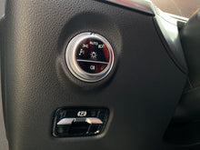 Cargar imagen en el visor de la galería, Mercedes-Benz C200 Híbrido Modelo 2025
