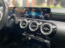 Cargar imagen en el visor de la galería, Mercedes-Benz A200 Hatchback Modelo 2022

