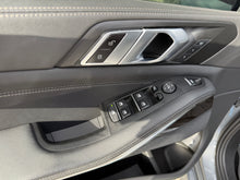 Cargar imagen en el visor de la galería, BMW X5 xDrive50e Modelo 2024
