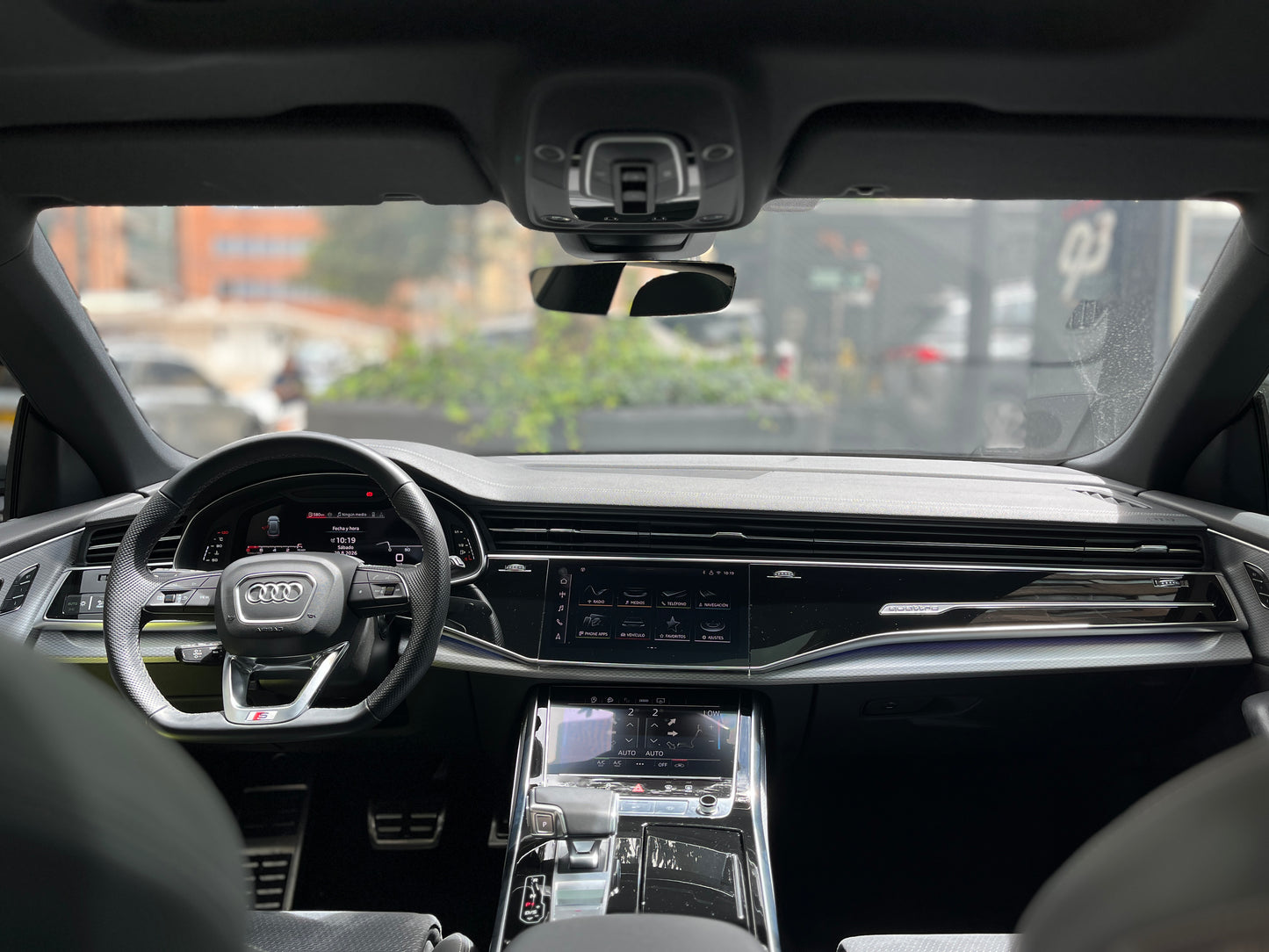 Audi Q8 S line Modelo 2025