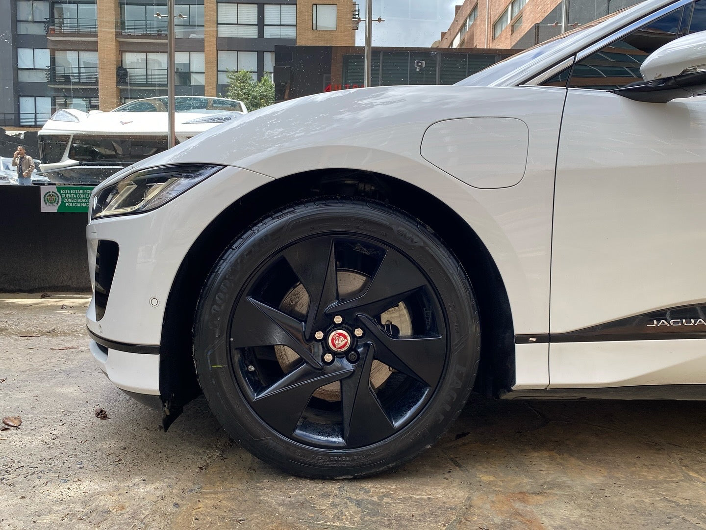 Jaguar I-PACE EV 400S Modelo 2021 - Autos 93