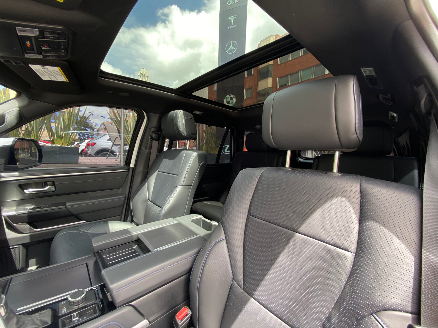 Toyota Sequoia Platinum Hibrida Modelo 2026 (IMPORTACIÓN) - Autos 93