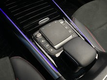 Cargar imagen en el visor de la galería, Mercedes-Benz GLA 200 Modelo 2022
