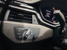 Cargar imagen en el visor de la galería, Audi A4 40 TFSI Hibrido Unique Edition Modelo 2023
