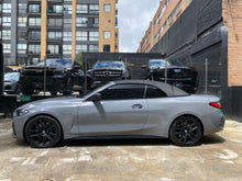 Cargar imagen en el visor de la galería, BMW M440I xDrive Cabriolet Modelo 2022
