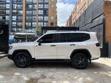 Cargar imagen en el visor de la galería, Toyota Land Cruiser 300 GR Sport Modelo 2024
