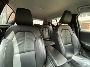 Volvo XC40 B4 Híbrido Modelo 2023